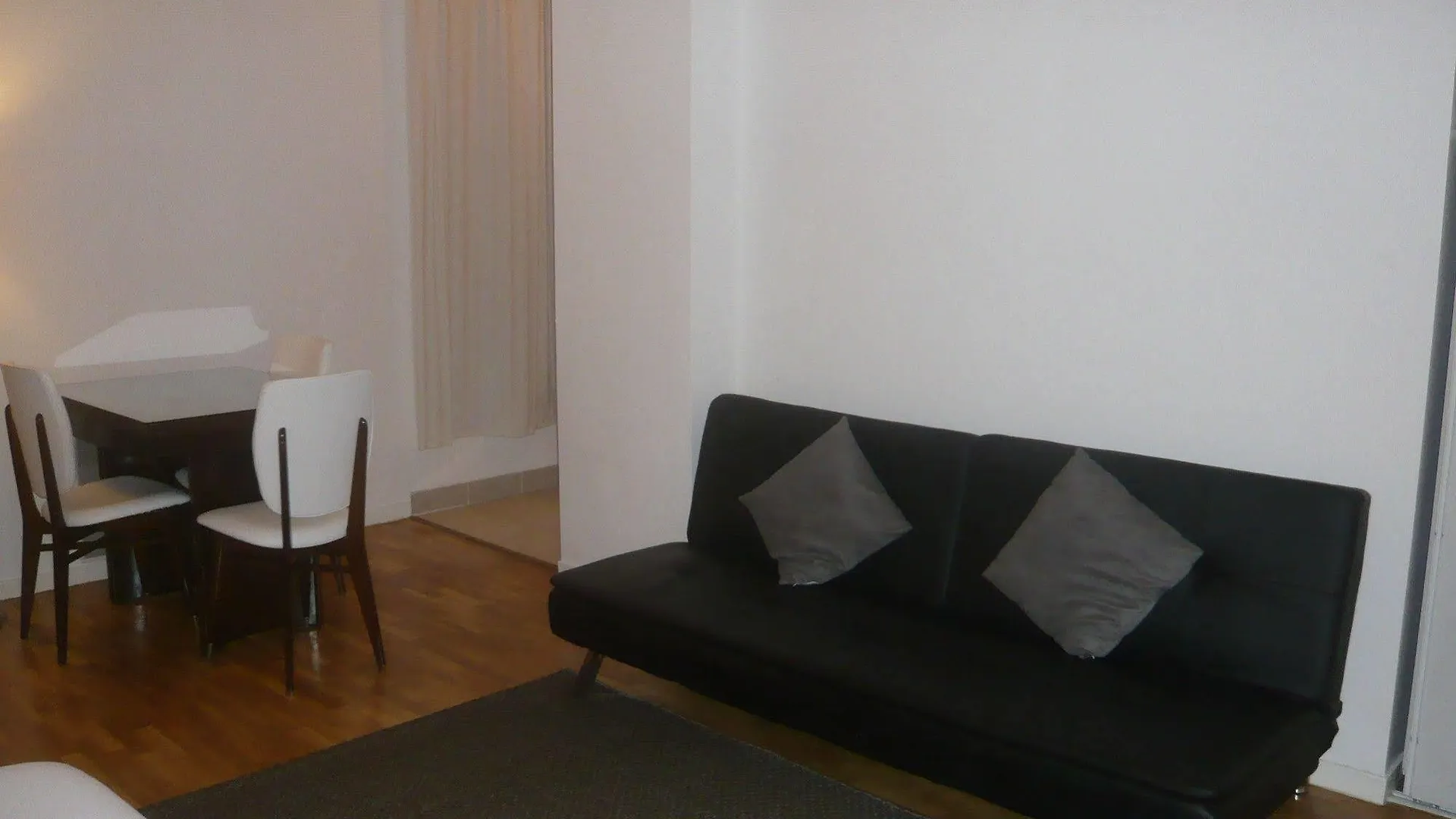 Apartment Bridgestreet Opera Apartments